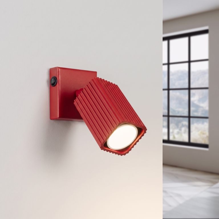 wiśniowa-lampa-ścienna-ozdobna