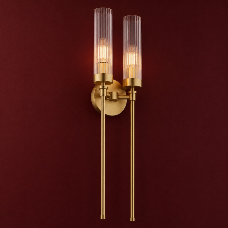 złota-lampa-ścienna-do-salonu