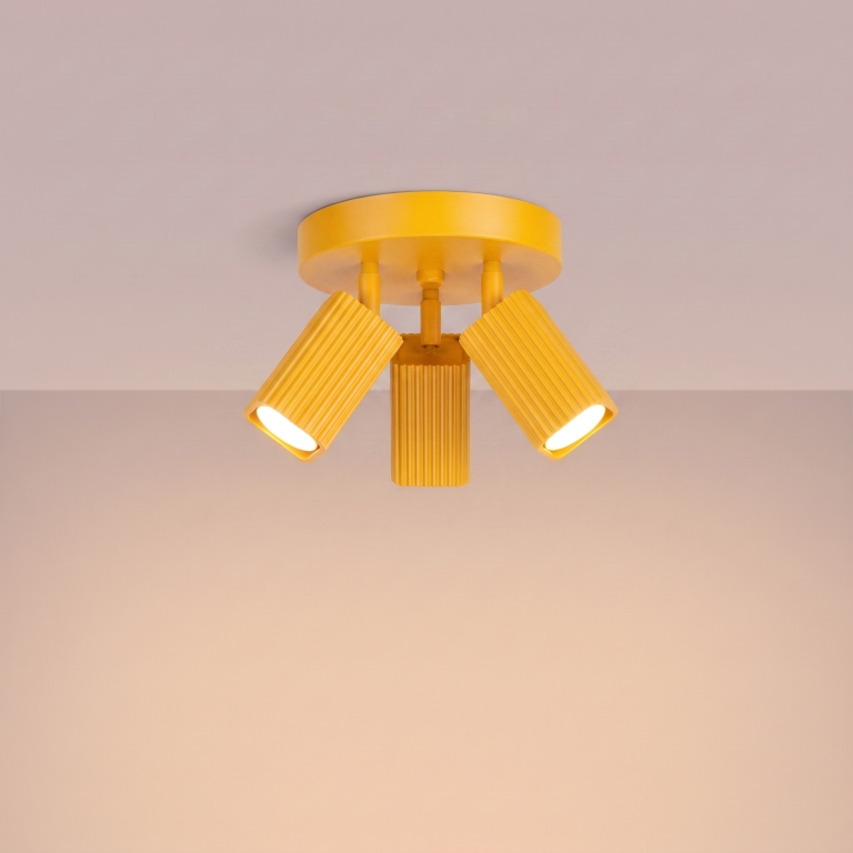 żółta-lampa-sufitowa-z-karbowanym-kloszem
