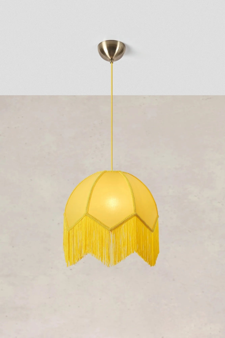 żółta-lampa-wisząca-do-pokoju